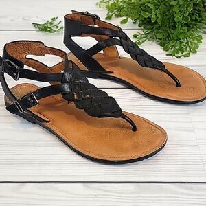 Nurture black leather thong sandals Size 6M